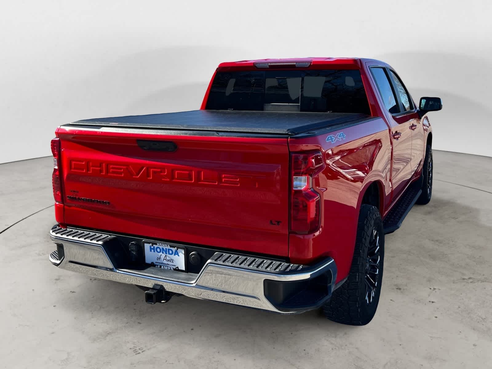 2024 Chevrolet Silverado 1500 LT photo 4