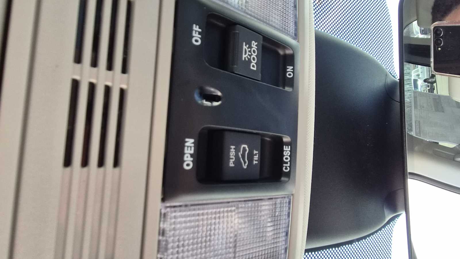 Thumbnail: 2026 Honda Odyssey - 16