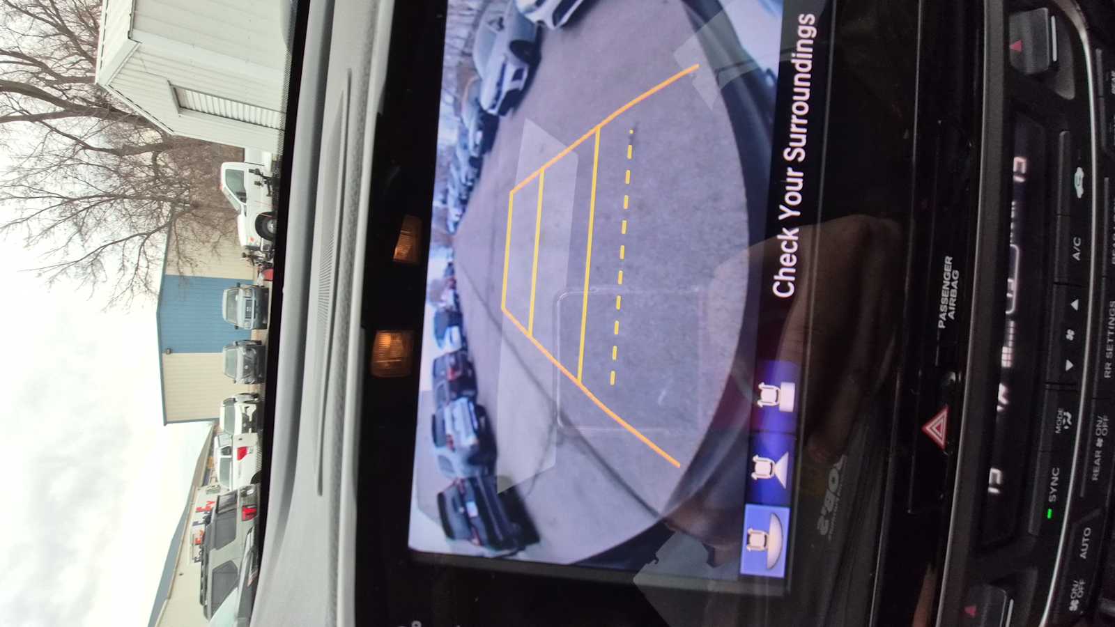 Thumbnail: 2017 Honda Pilot - 29