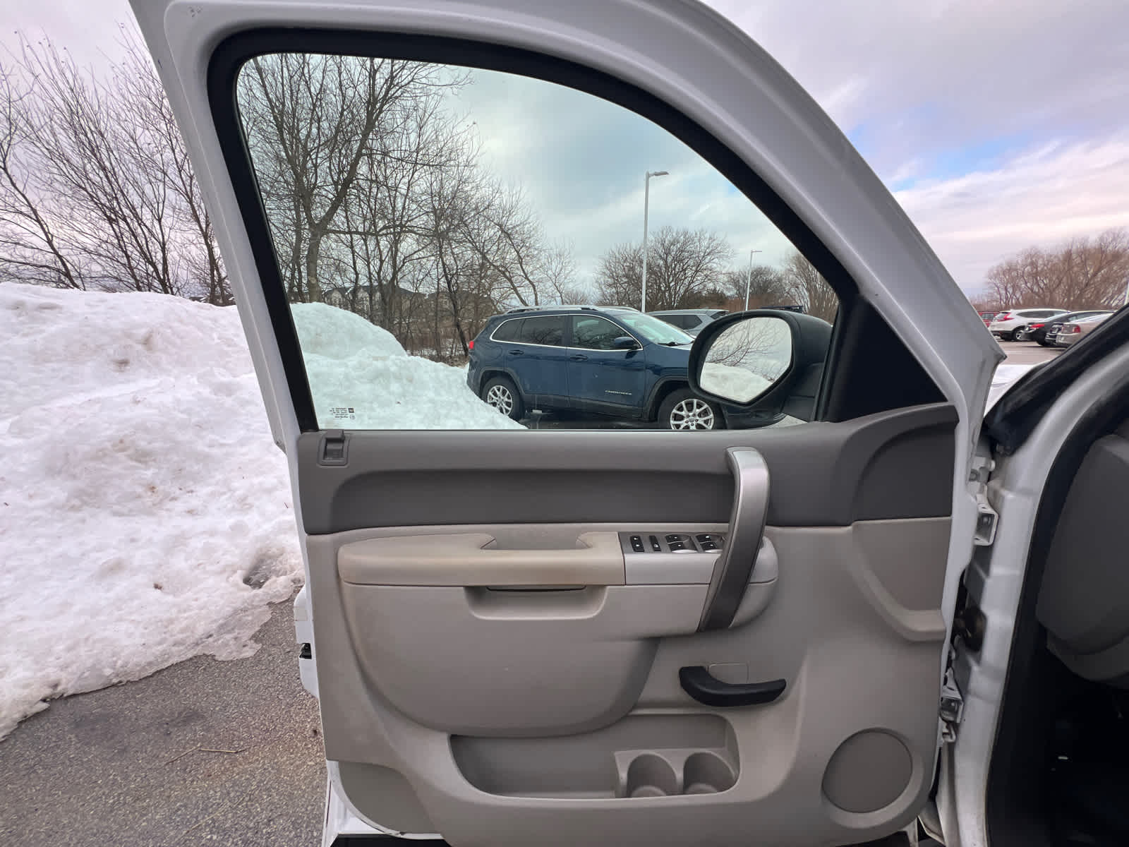 Thumbnail: 2011 Chevrolet Silverado 1500 - 16