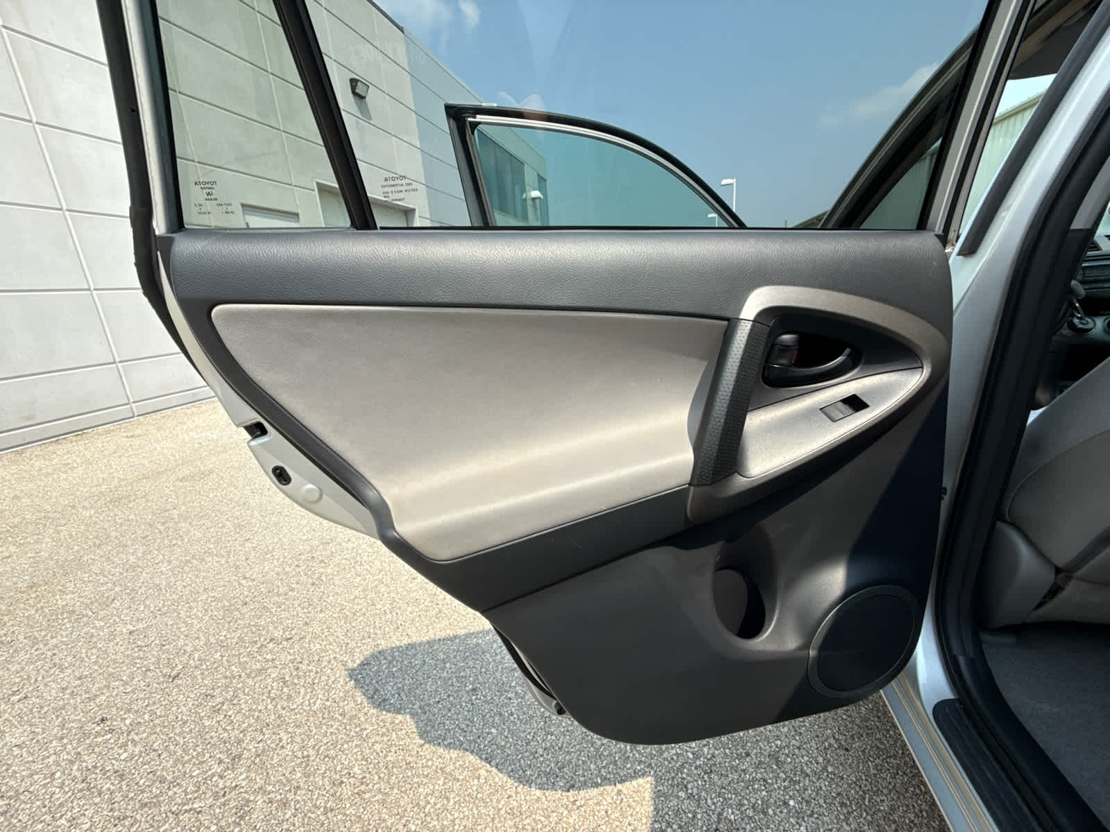Thumbnail: 2012 Toyota RAV4 - 24