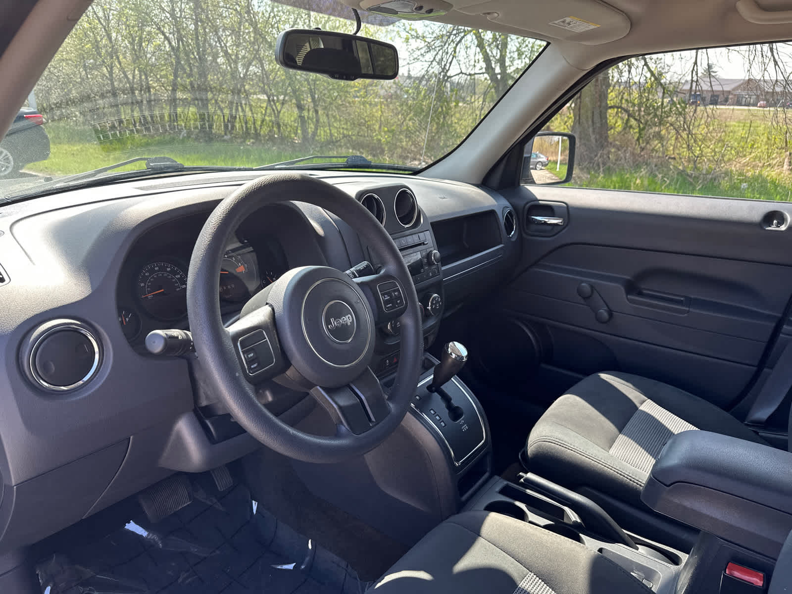 Thumbnail: 2017 Jeep Patriot - 11