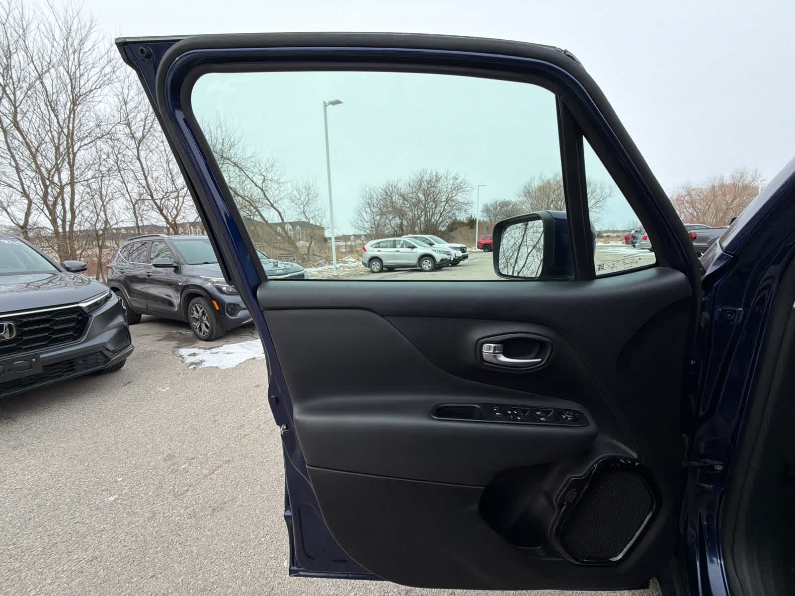 Thumbnail: 2019 Jeep Renegade - 15