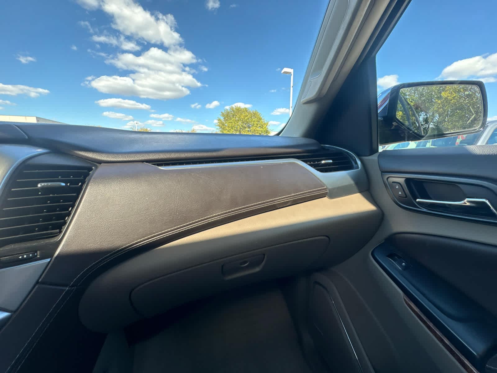 Thumbnail: 2016 Chevrolet Tahoe - 22