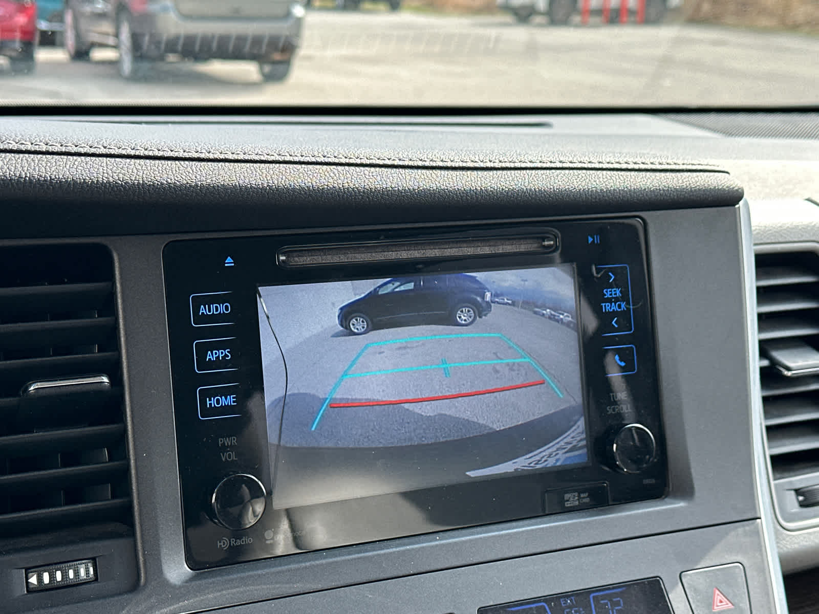 2015 Toyota Sienna XLE 15