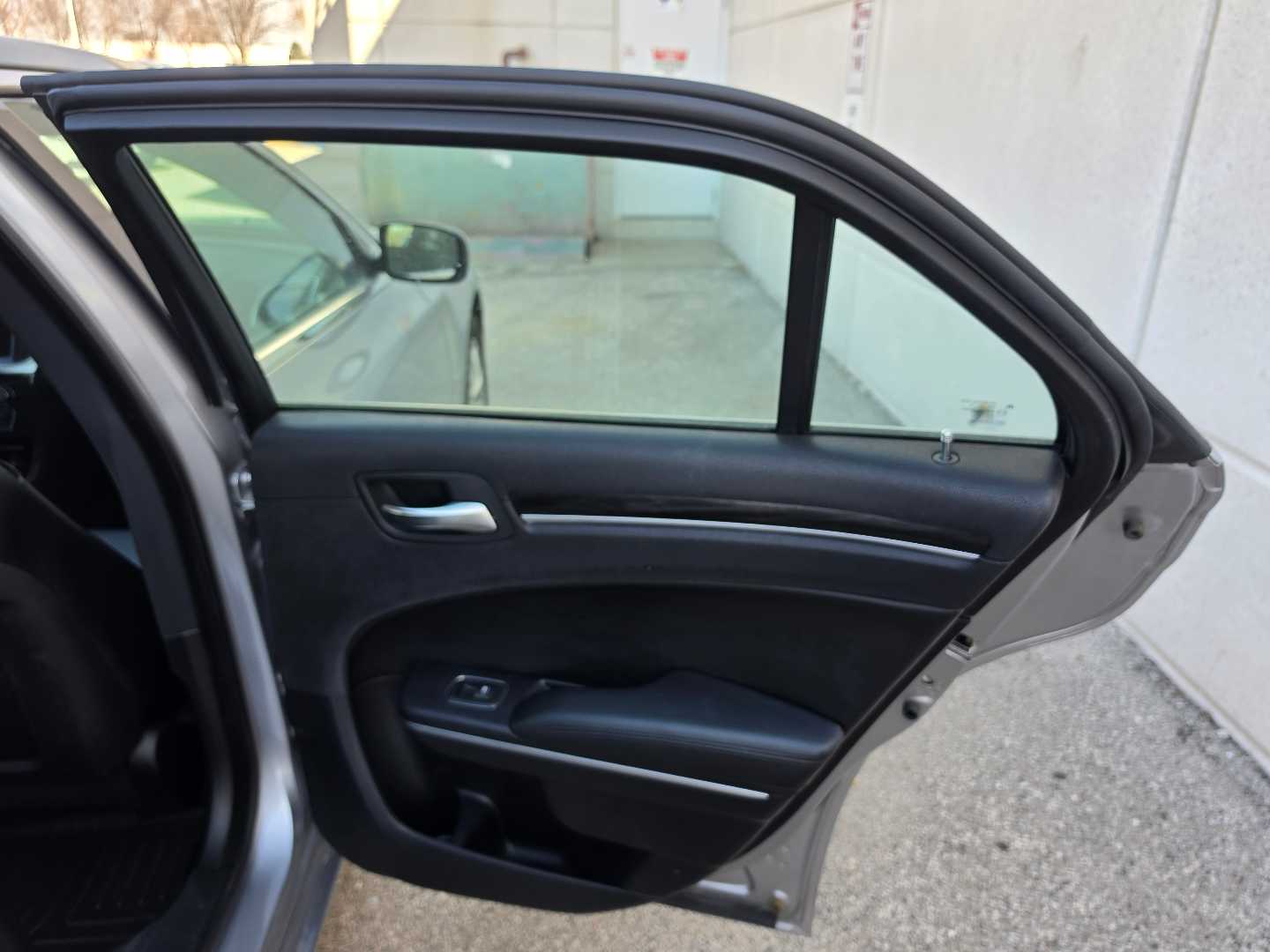 Thumbnail: 2015 Chrysler 300 - 10