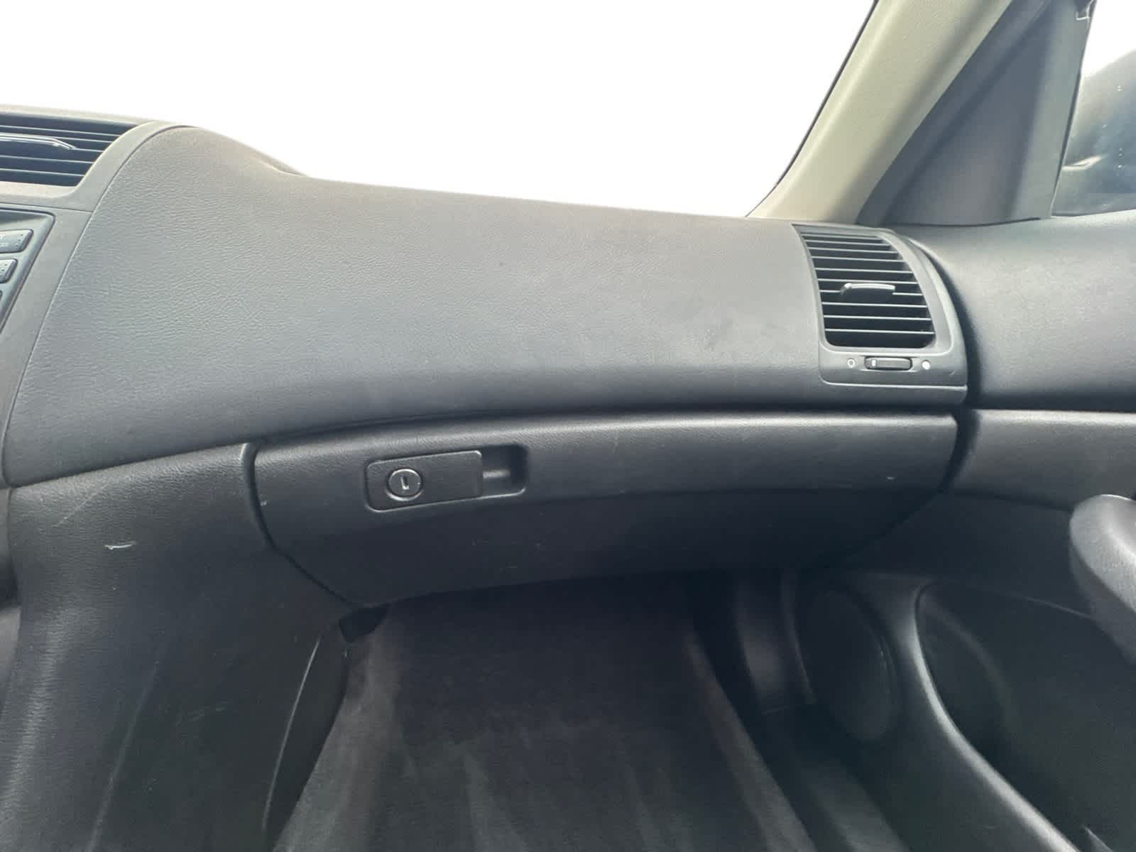 Thumbnail: 2004 Honda Accord - 4