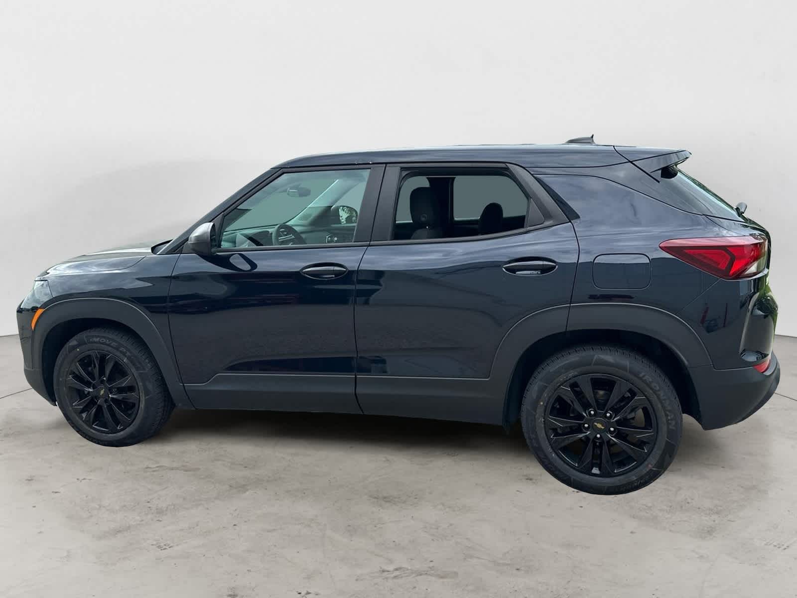 Thumbnail: 2021 Chevrolet TrailBlazer - 3