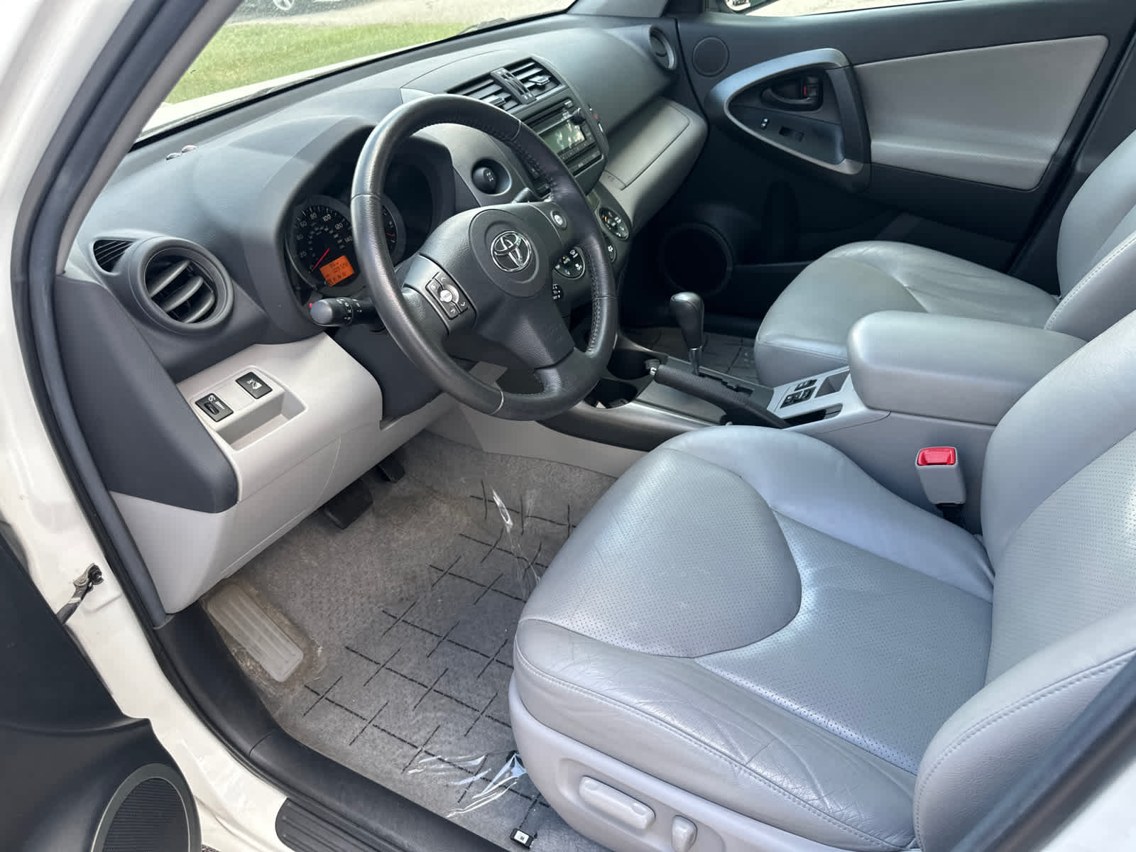 Thumbnail: 2012 Toyota RAV4 - 19
