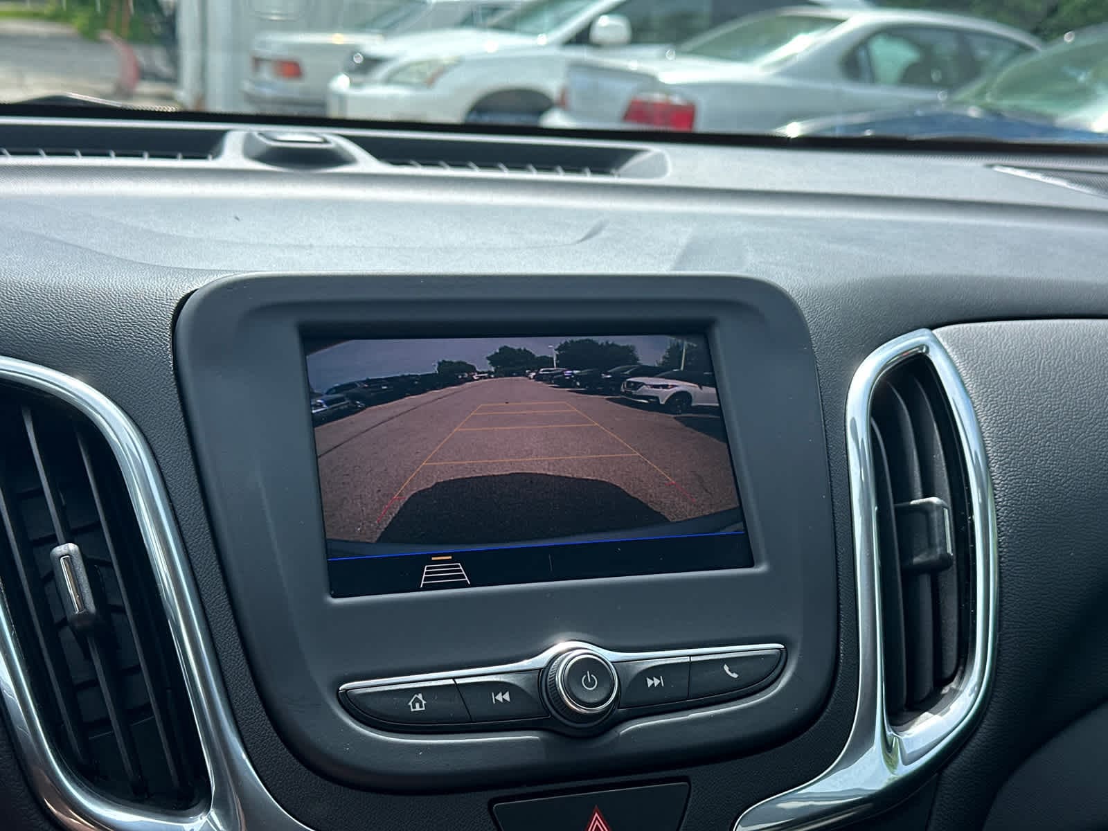Thumbnail: 2020 Chevrolet Equinox - 18