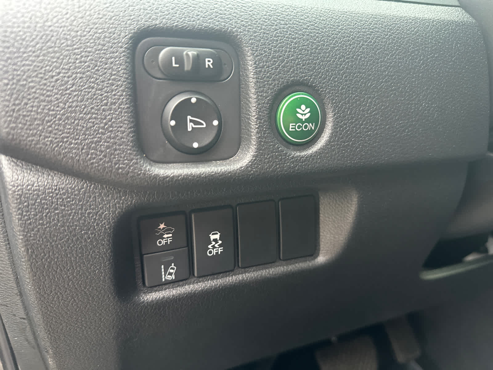 Thumbnail: 2019 Honda Passport - 14
