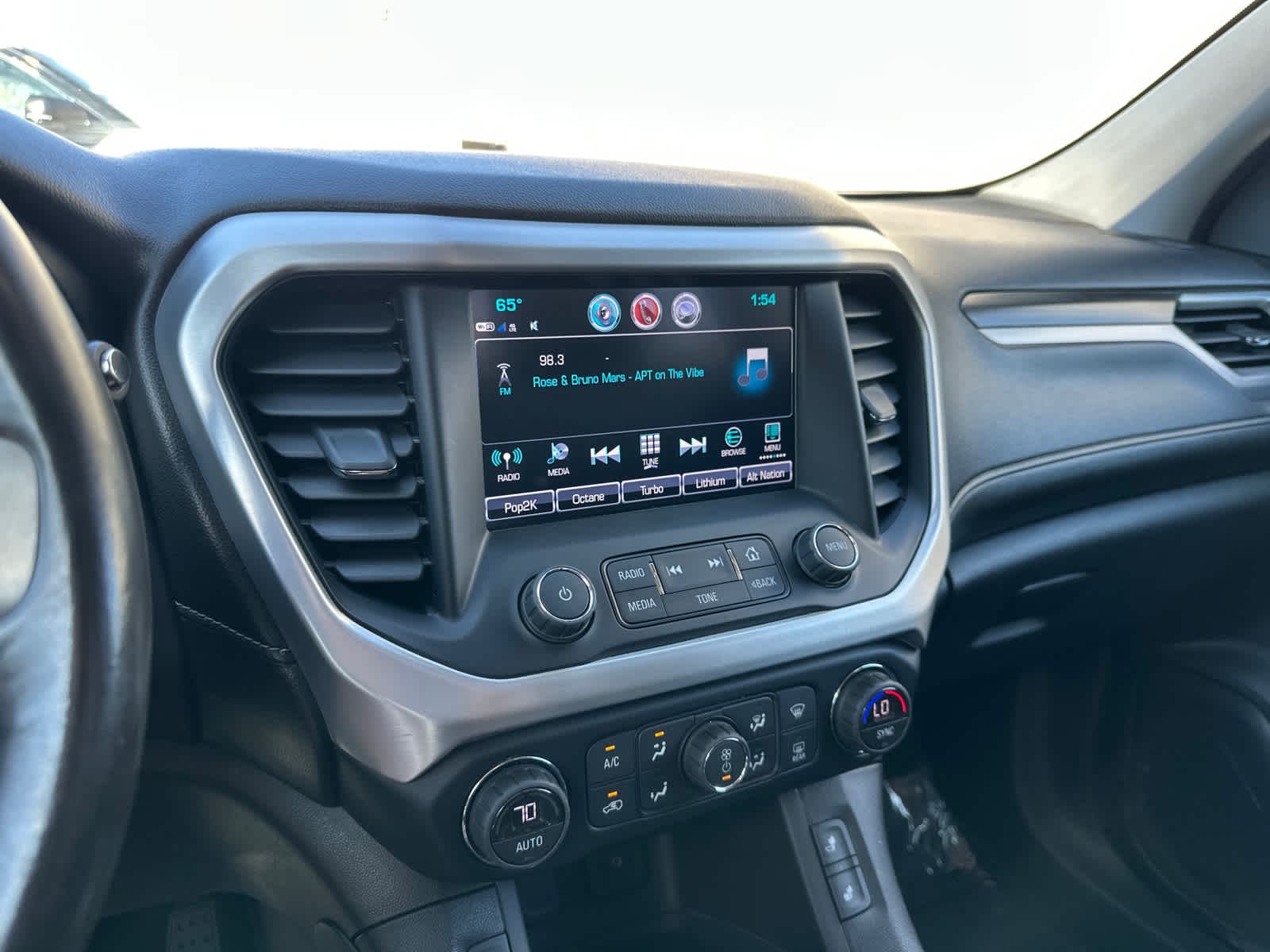 Thumbnail: 2017 GMC Acadia - 32