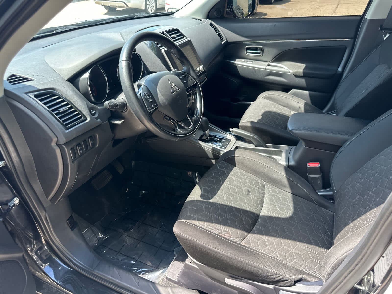 Thumbnail: 2021 Mitsubishi Outlander Sport - 16