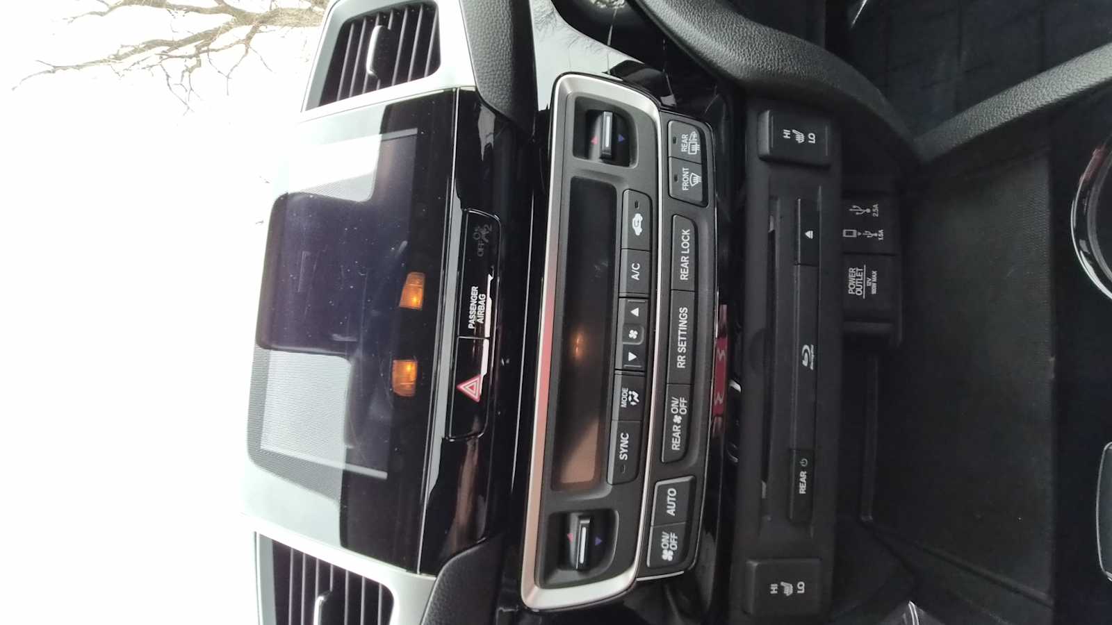 Thumbnail: 2017 Honda Pilot - 21