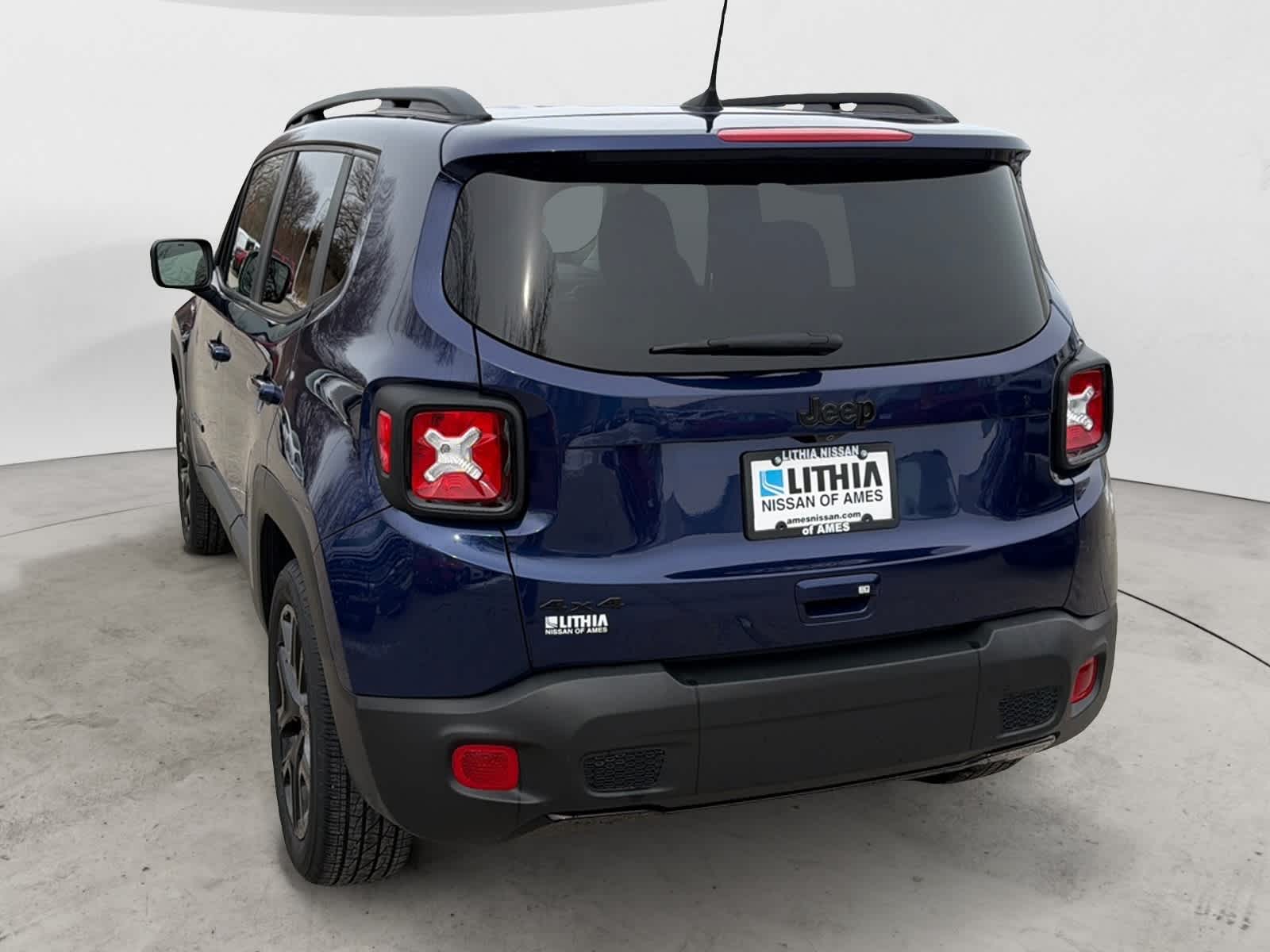 Thumbnail: 2019 Jeep Renegade - 3