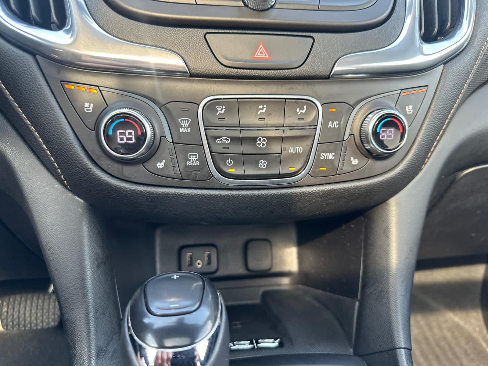 Thumbnail: 2018 Chevrolet Equinox - 24