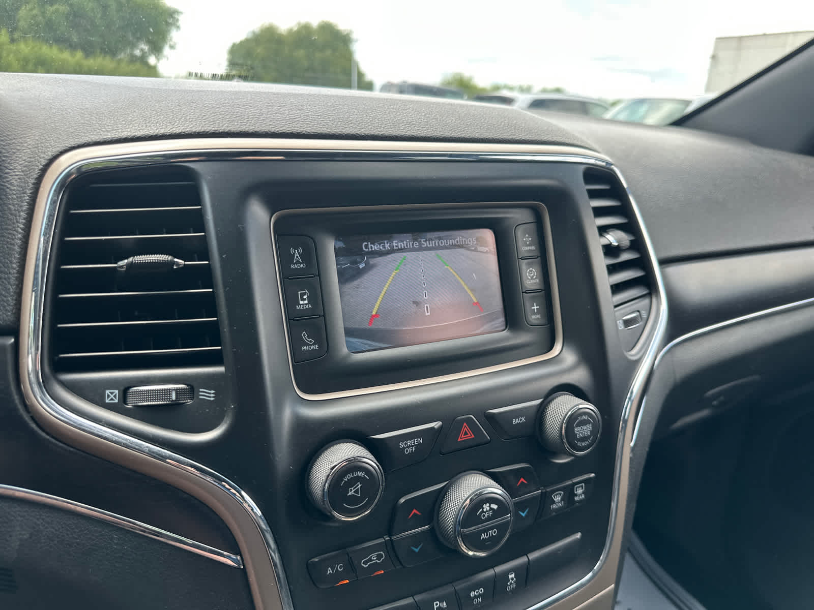 Thumbnail: 2014 Jeep Grand Cherokee - 22