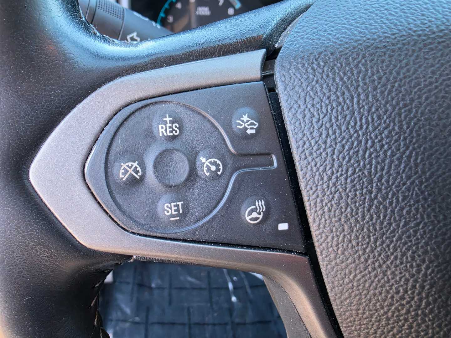 Thumbnail: 2021 Chevrolet Colorado - 25