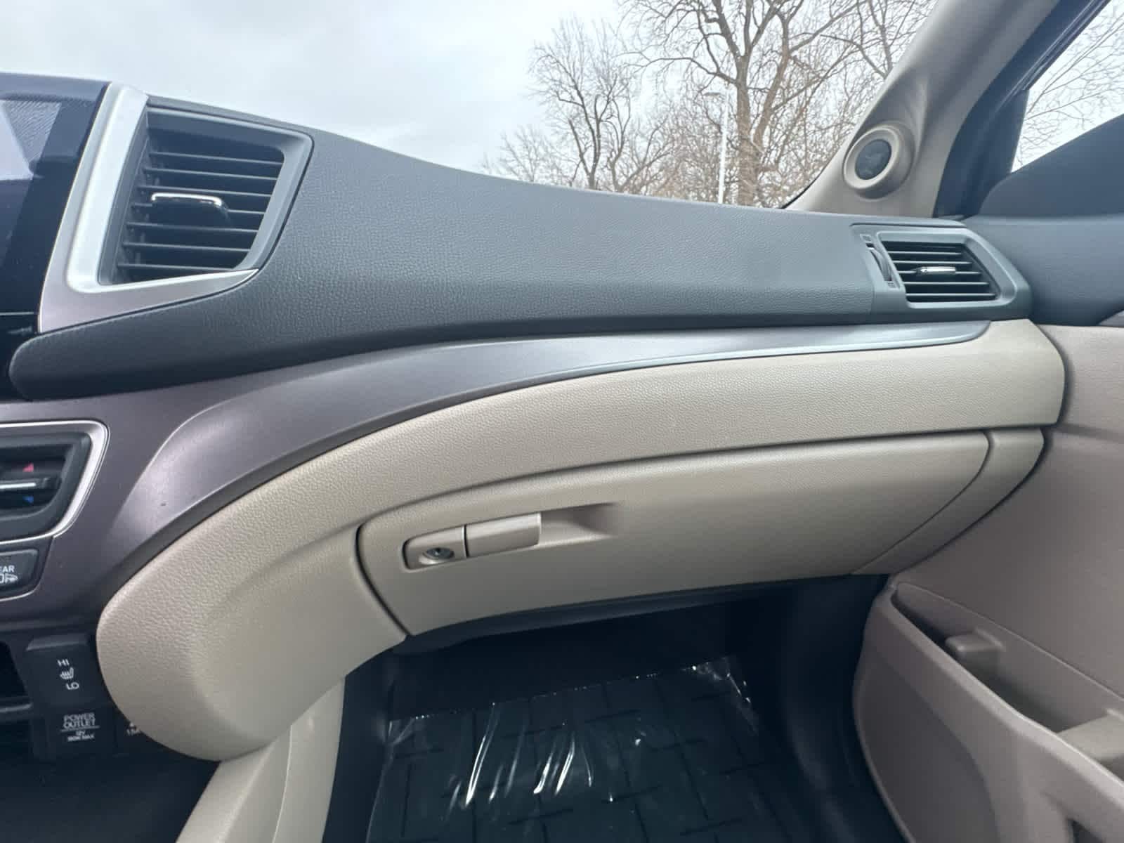 Thumbnail: 2016 Honda Pilot - 20