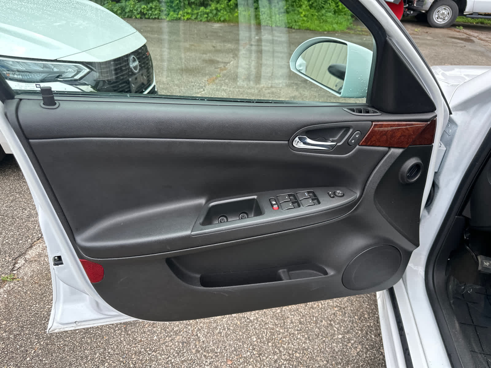 Thumbnail: 2011 Chevrolet Impala - 13