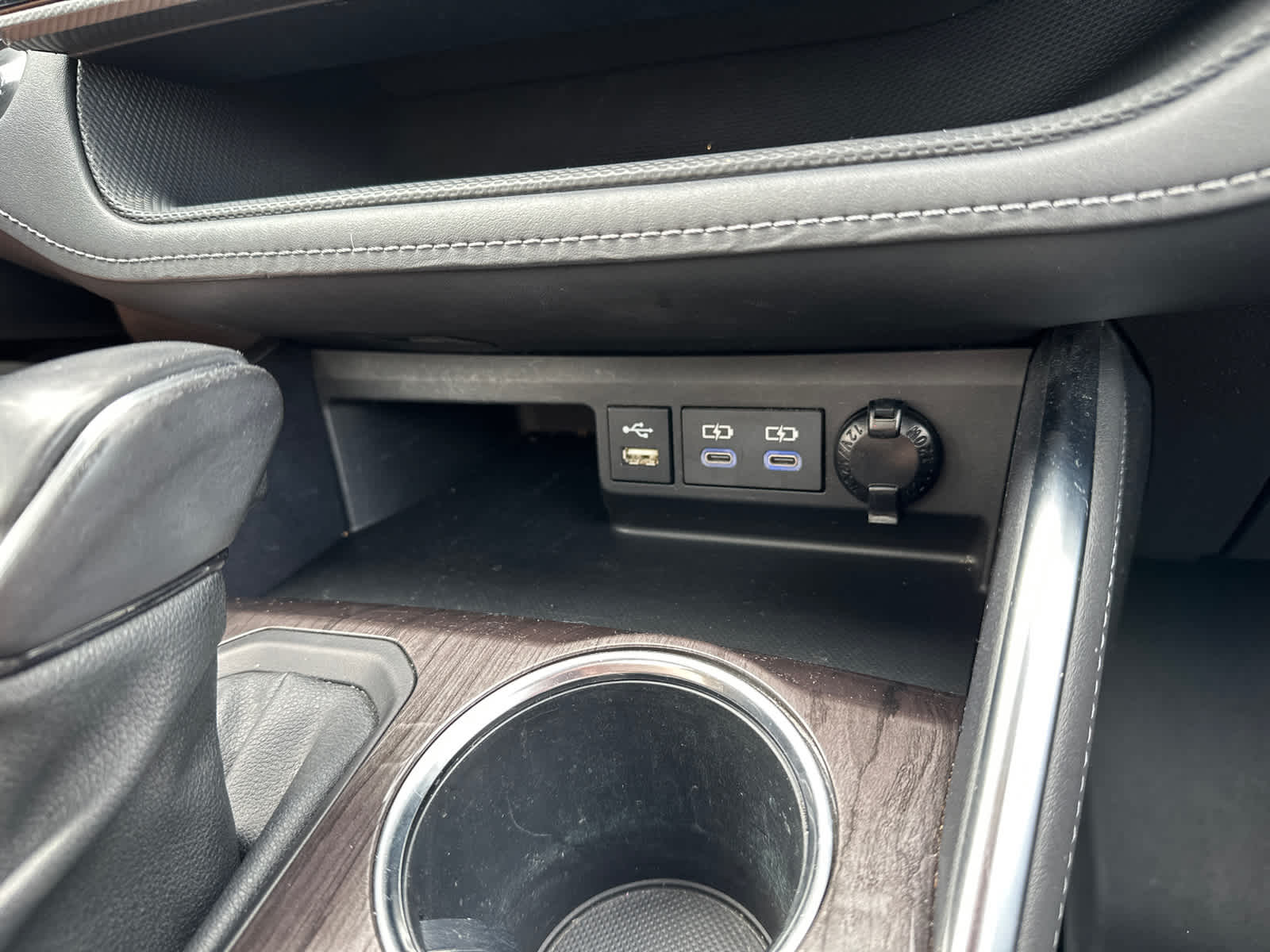 Thumbnail: 2022 Toyota Highlander - 23