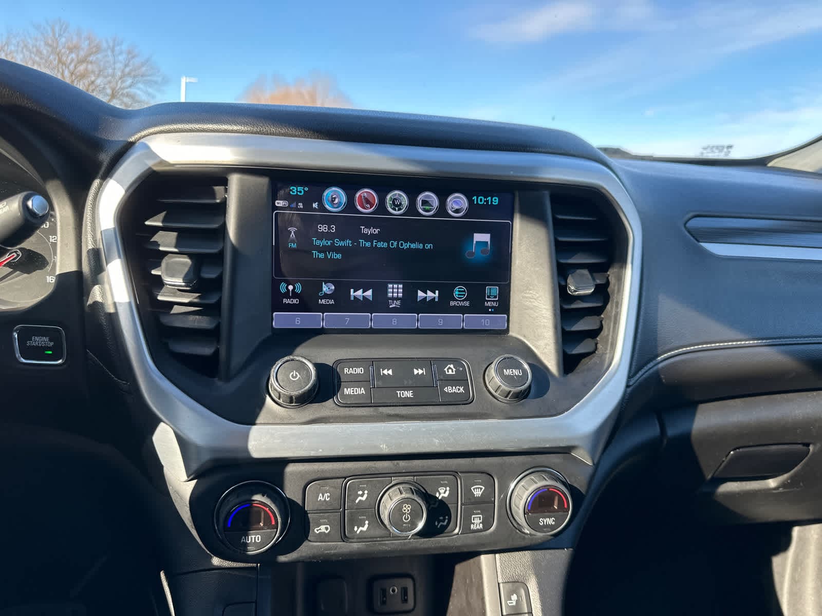 Thumbnail: 2018 GMC Acadia - 27