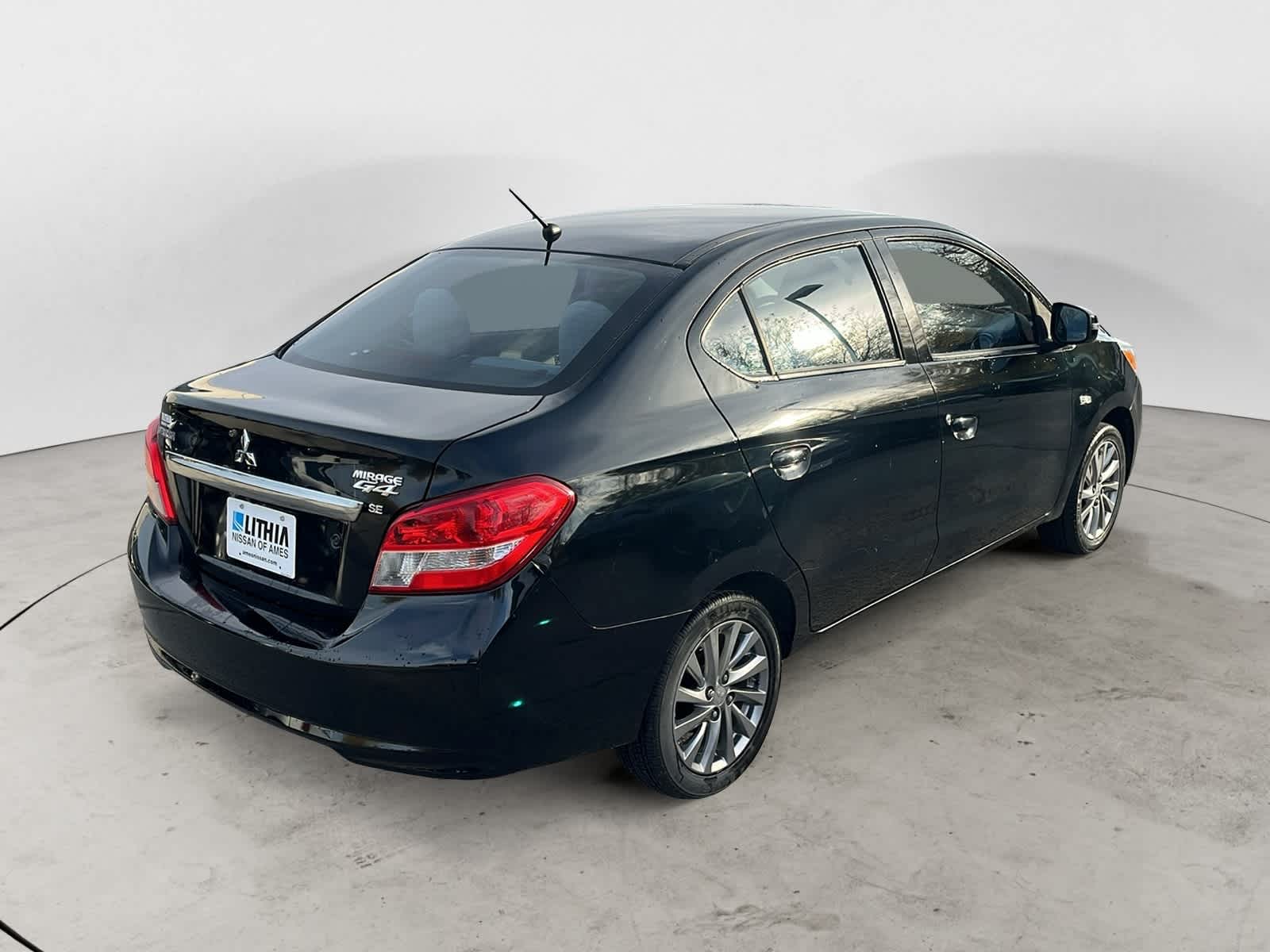 2017 Mitsubishi Mirage G4 SE photo 3