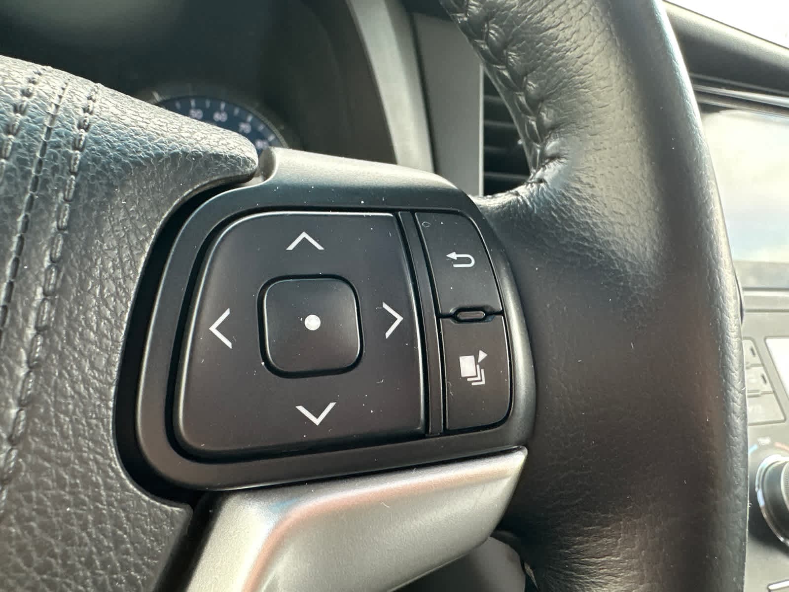 2015 Toyota Sienna XLE 27