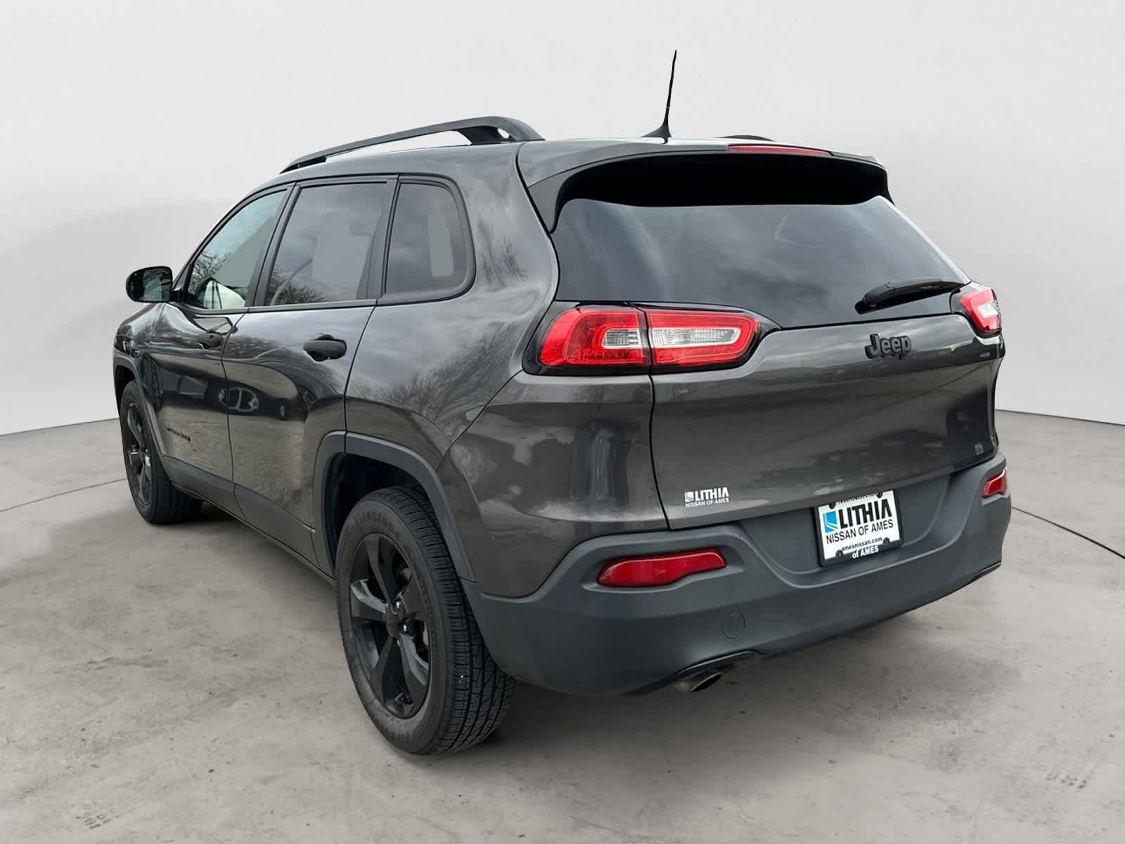 Thumbnail: 2017 Jeep Cherokee - 2
