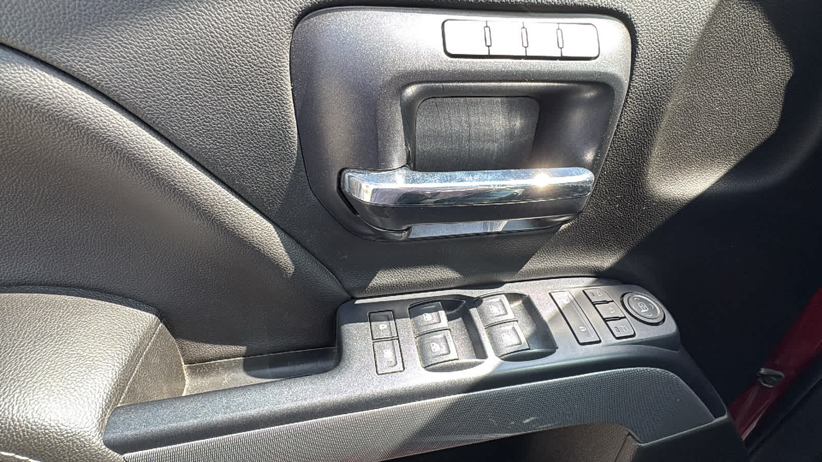 Thumbnail: 2018 Chevrolet Silverado 1500 - 19