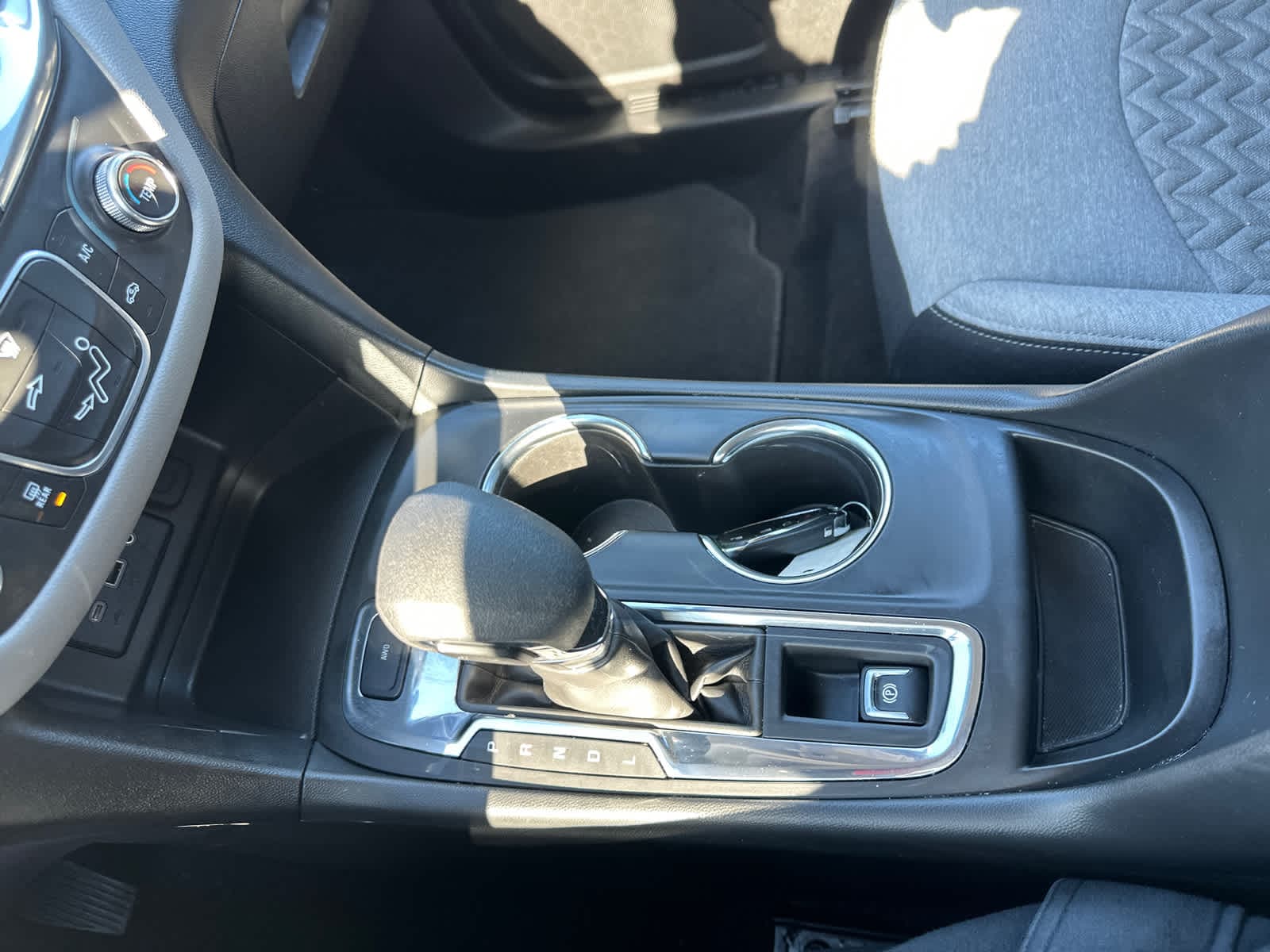 Thumbnail: 2023 Chevrolet Equinox - 21