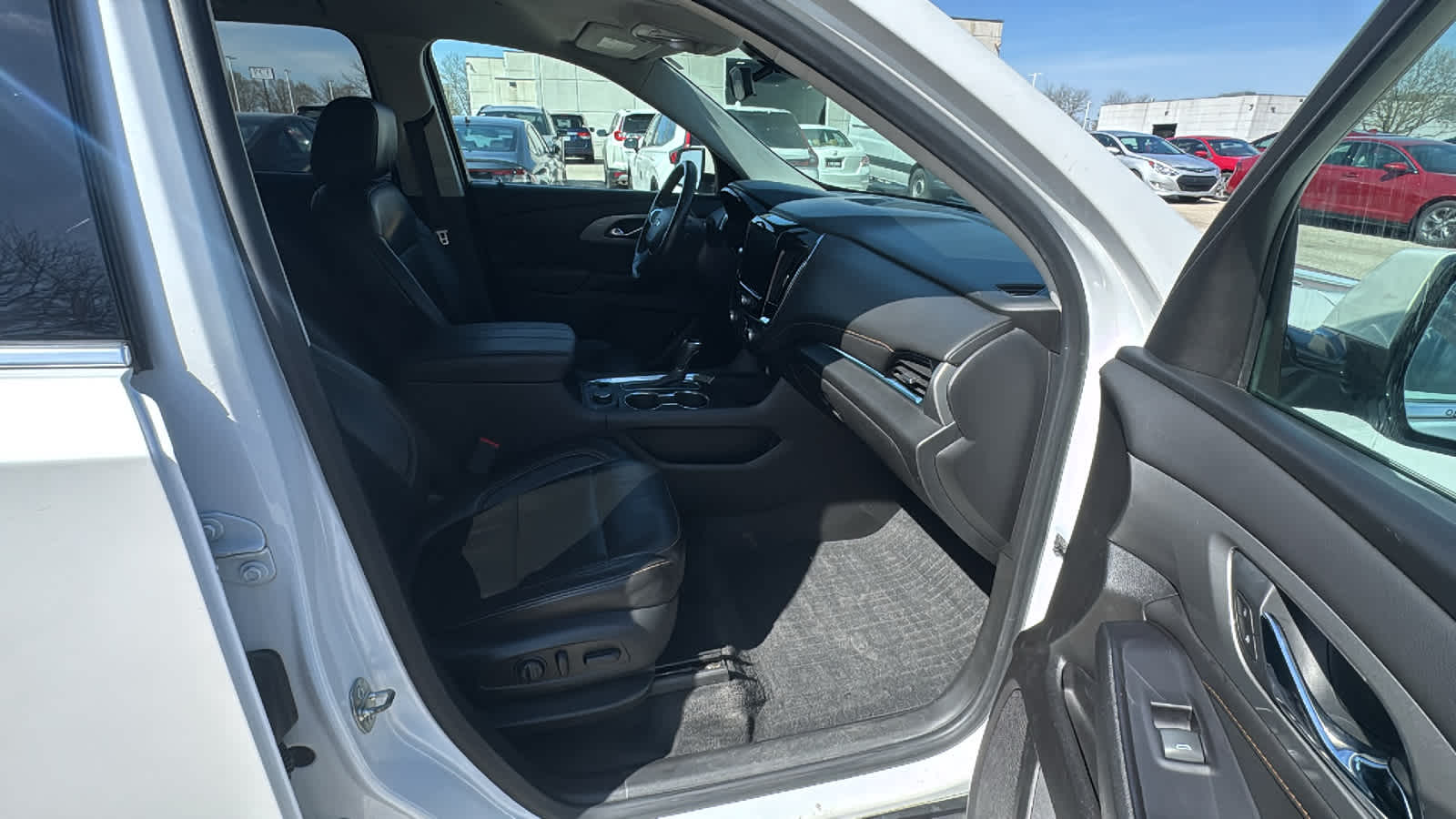 Thumbnail: 2020 Chevrolet Traverse - 10