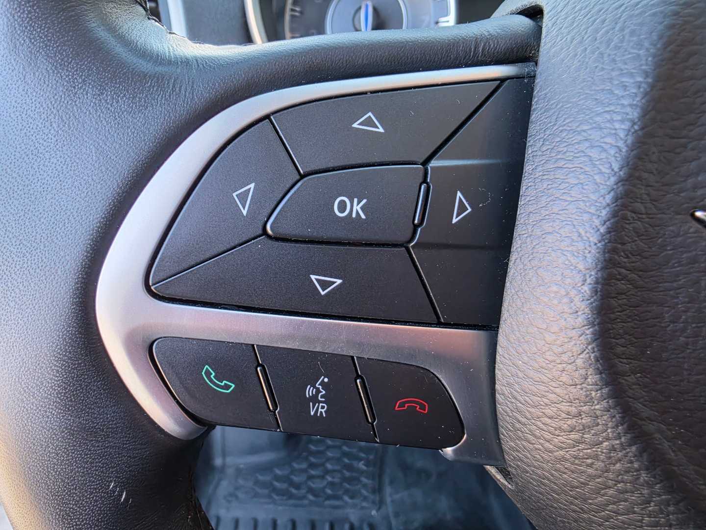 Thumbnail: 2015 Chrysler 300 - 23