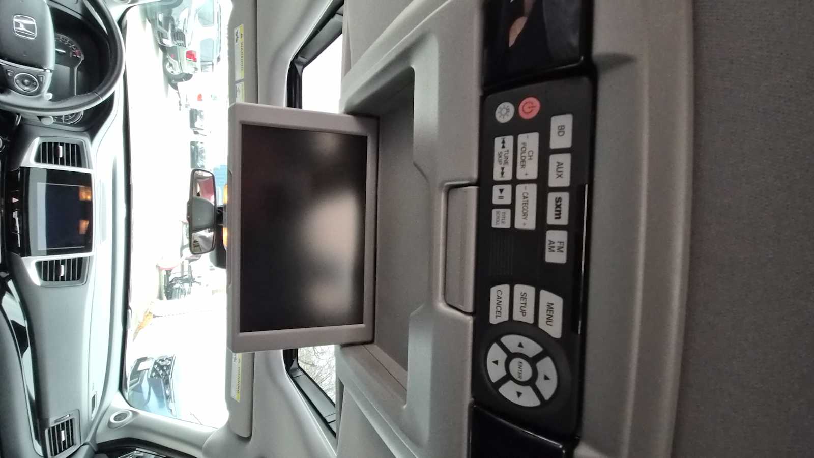 Thumbnail: 2017 Honda Pilot - 24