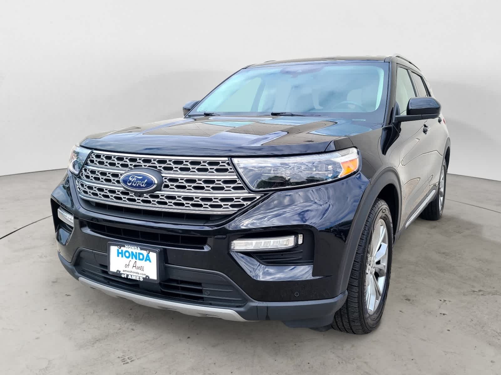2022 Ford Explorer Limited 4WD's photo