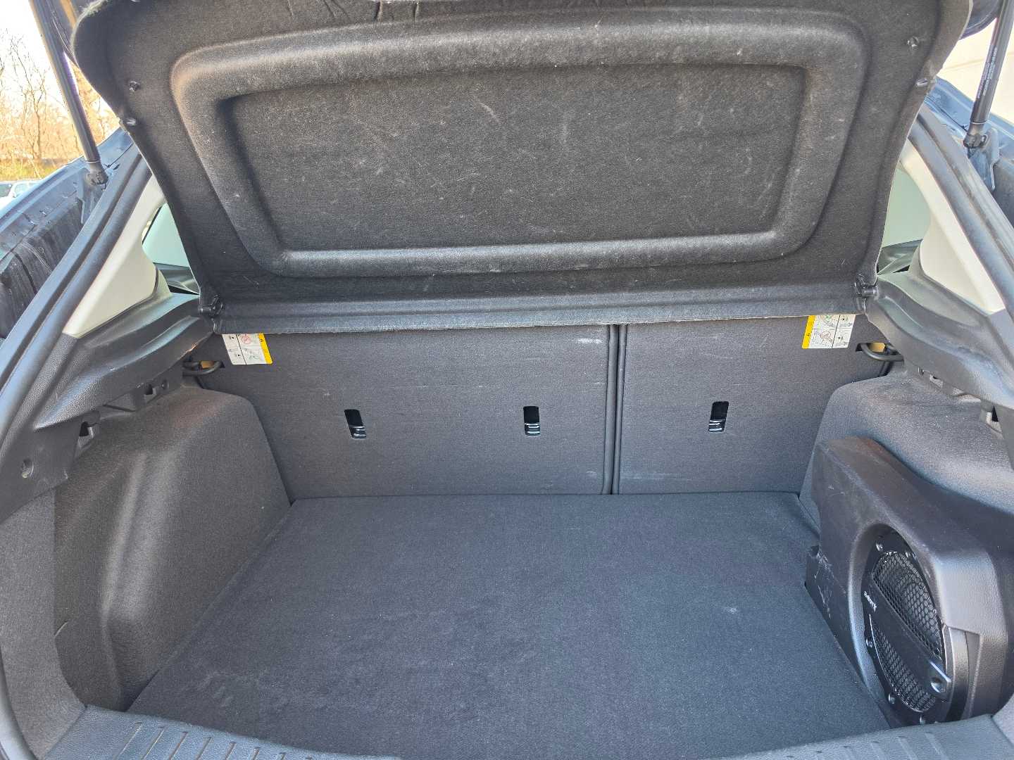 Thumbnail: 2012 Ford Focus - 13