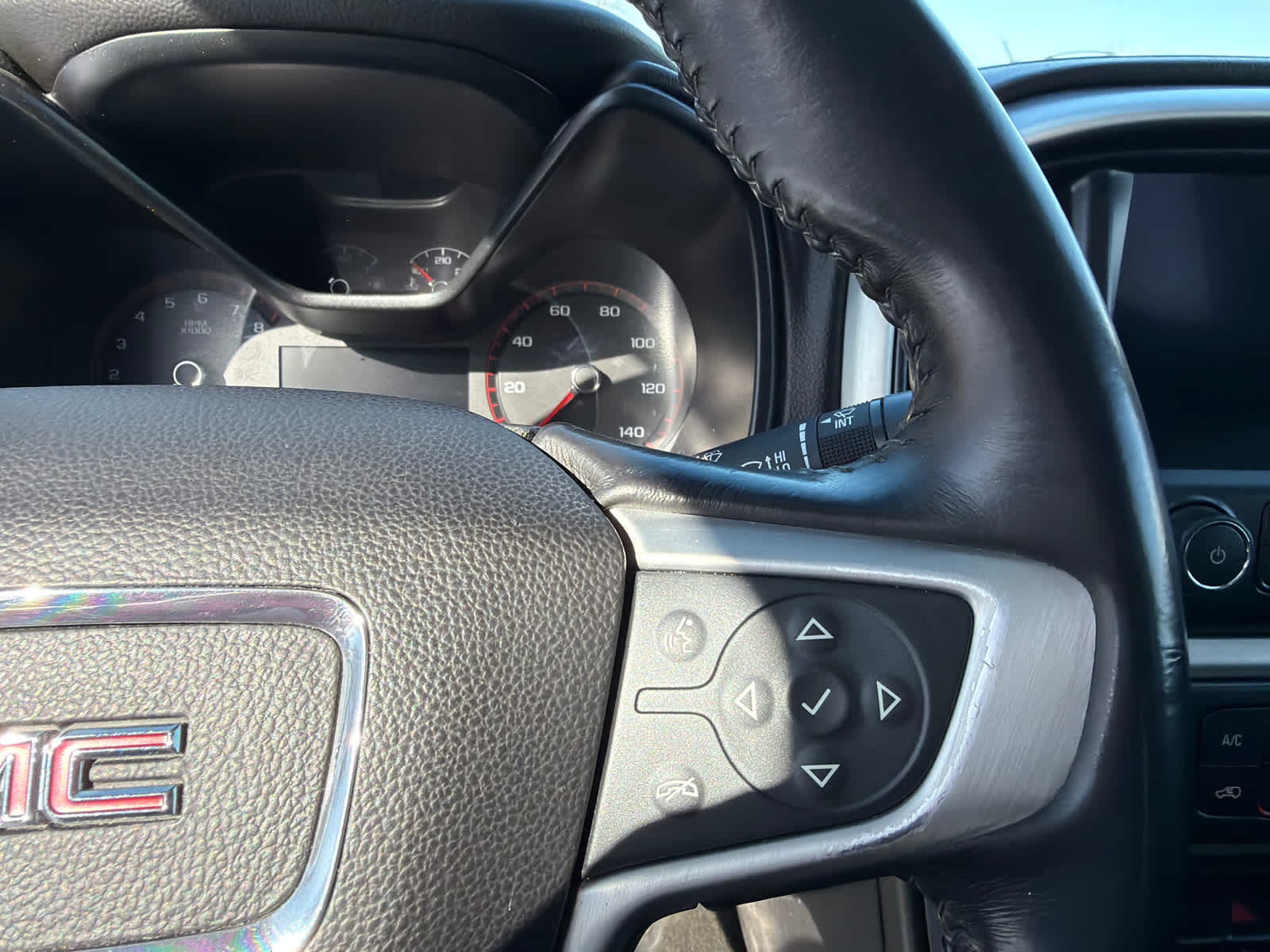 Thumbnail: 2016 GMC Canyon - 21