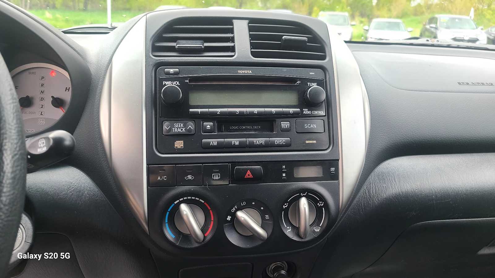 Thumbnail: 2005 Toyota RAV4 - 21