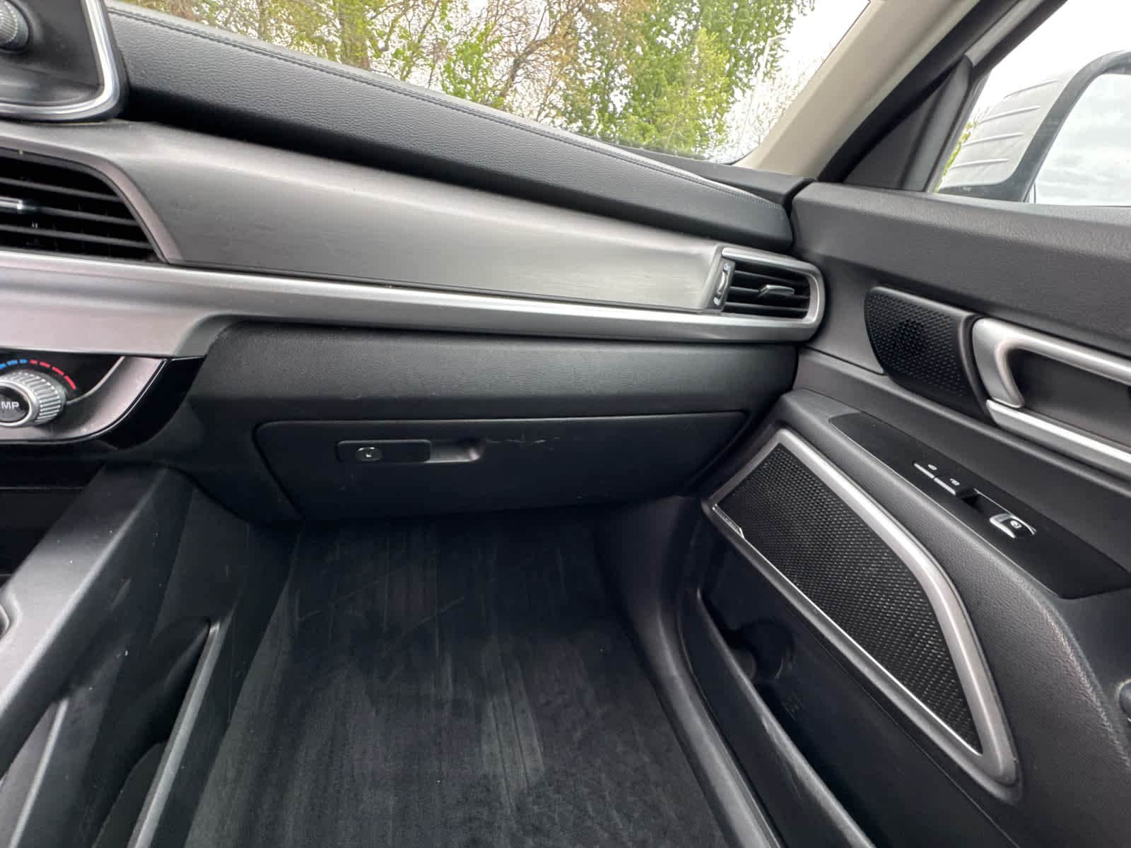 Thumbnail: 2021 Kia Telluride - 22