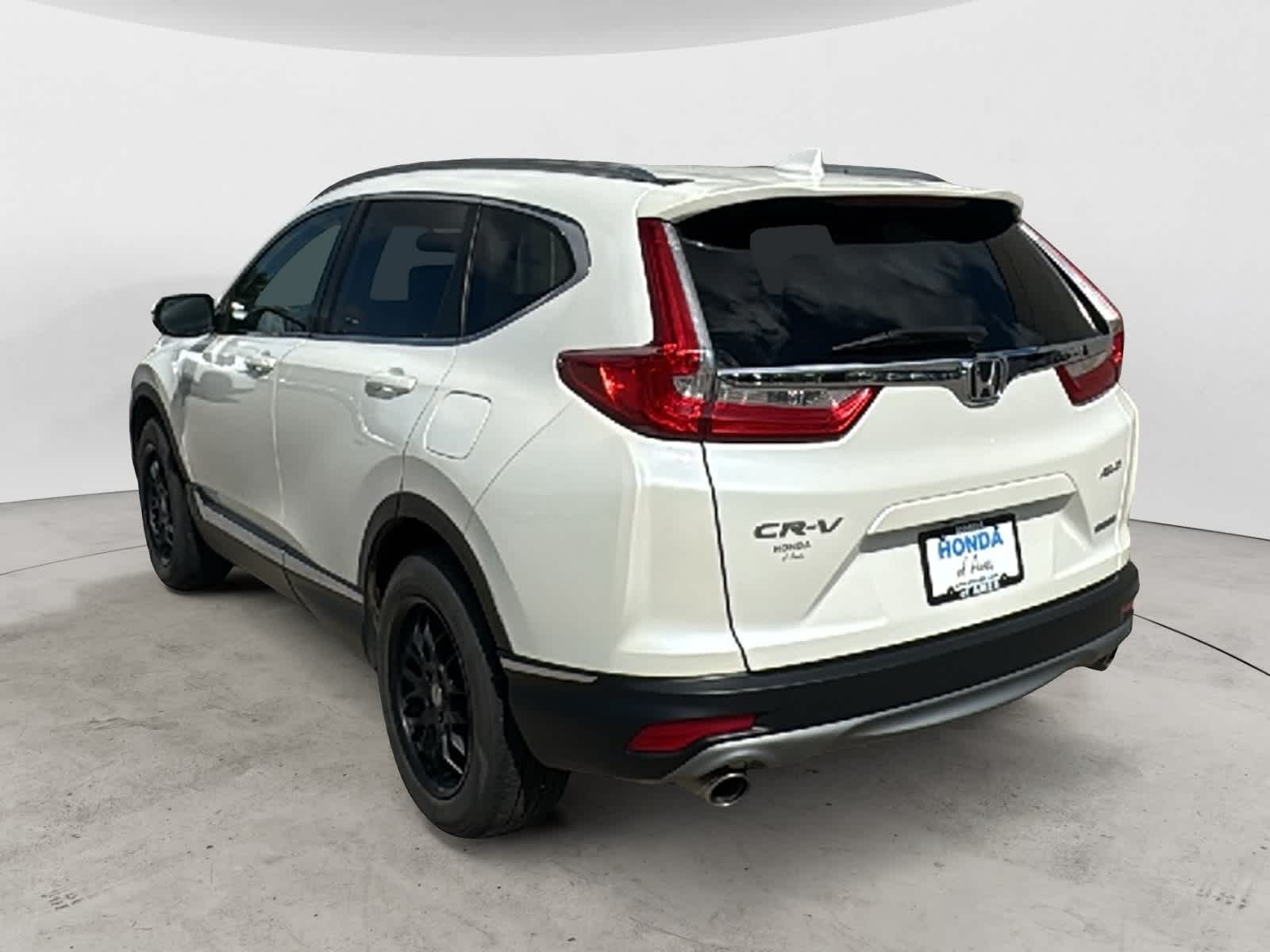 2017 Honda CR-V Touring photo 3