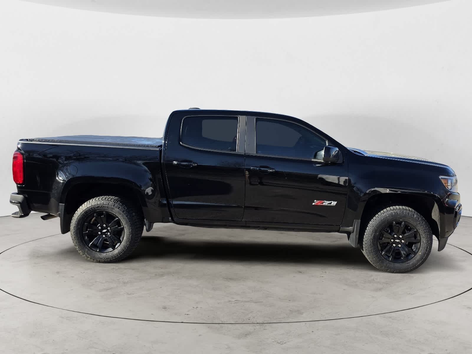 Thumbnail: 2021 Chevrolet Colorado - 3