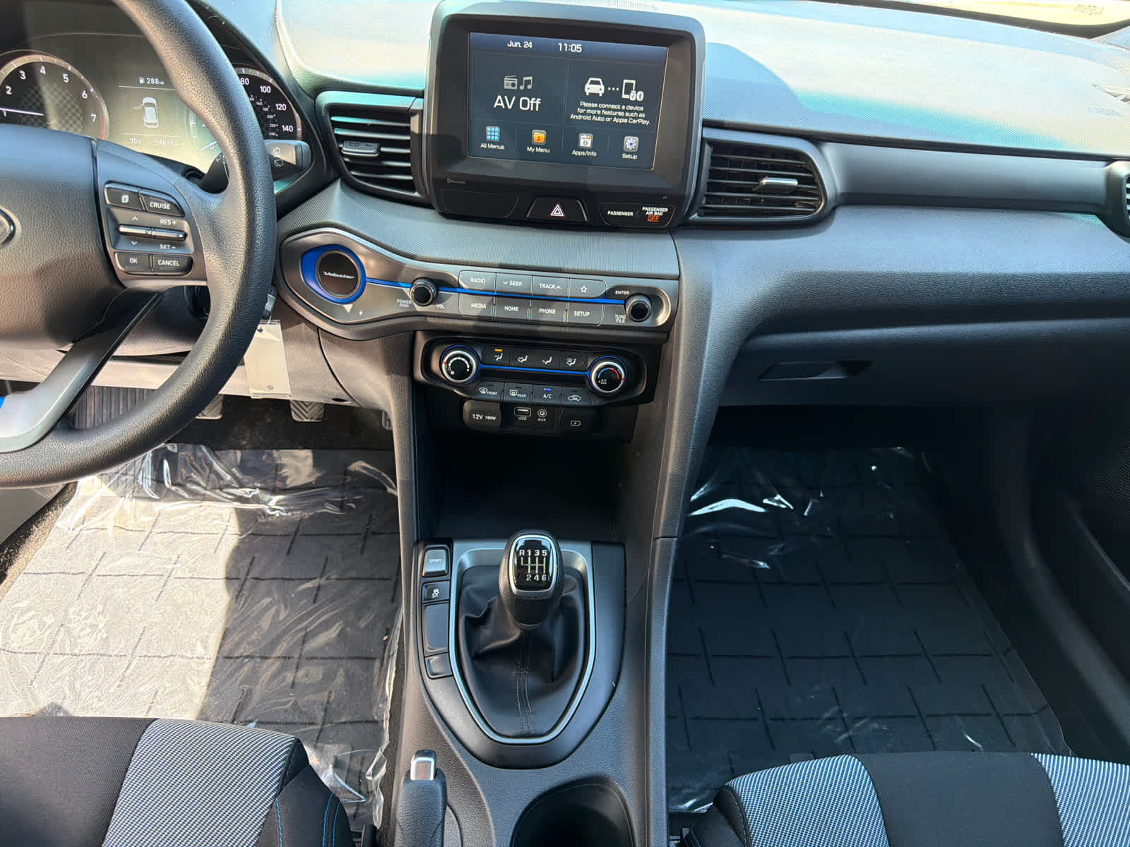 Thumbnail: 2019 Hyundai Veloster - 24