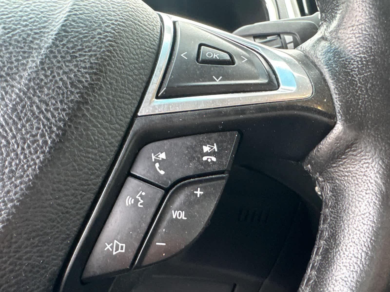 Thumbnail: 2015 Ford Edge - 24