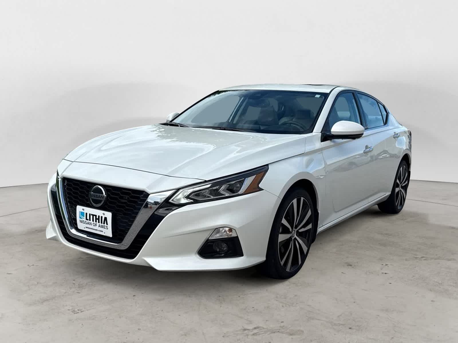 Thumbnail: 2022 Nissan Altima - 1