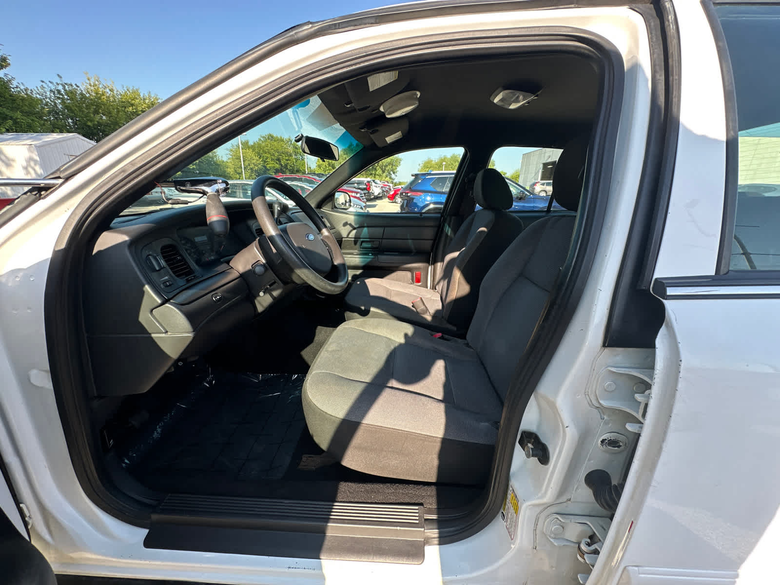 Thumbnail: 2011 Ford Crown Victoria - 14