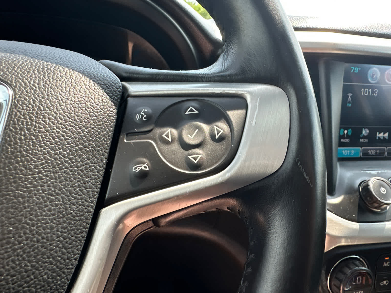 2018 GMC Acadia SLE 25