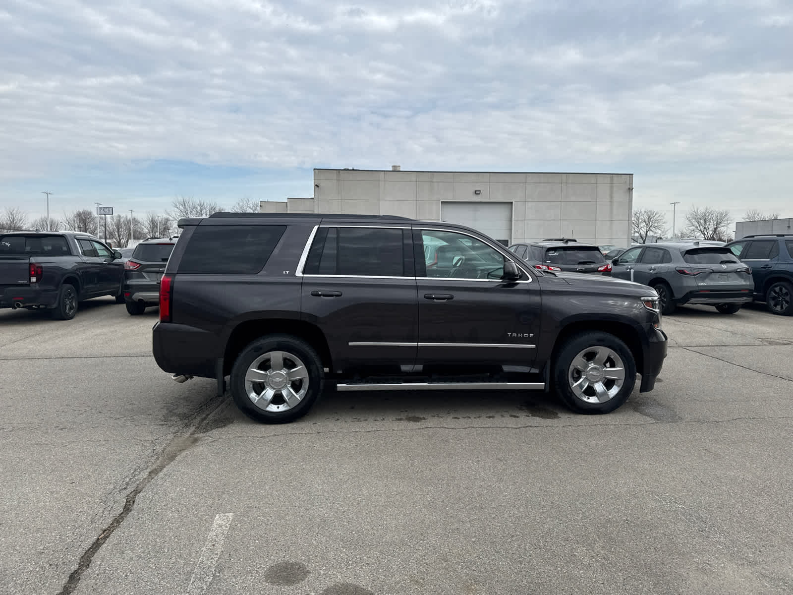 Thumbnail: 2017 Chevrolet Tahoe - 9
