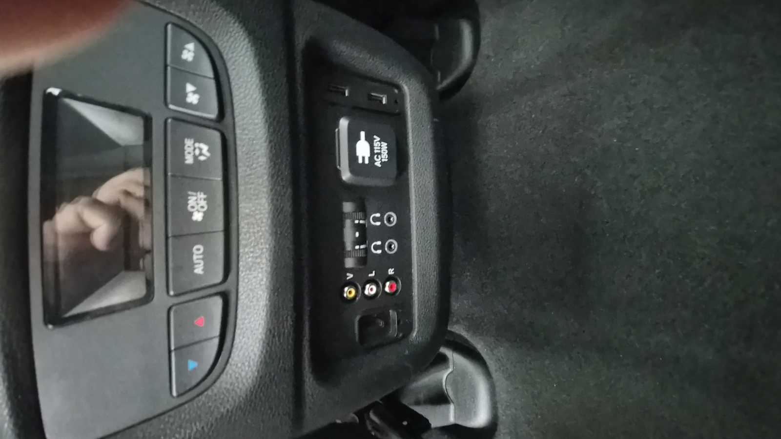 Thumbnail: 2017 Honda Pilot - 23