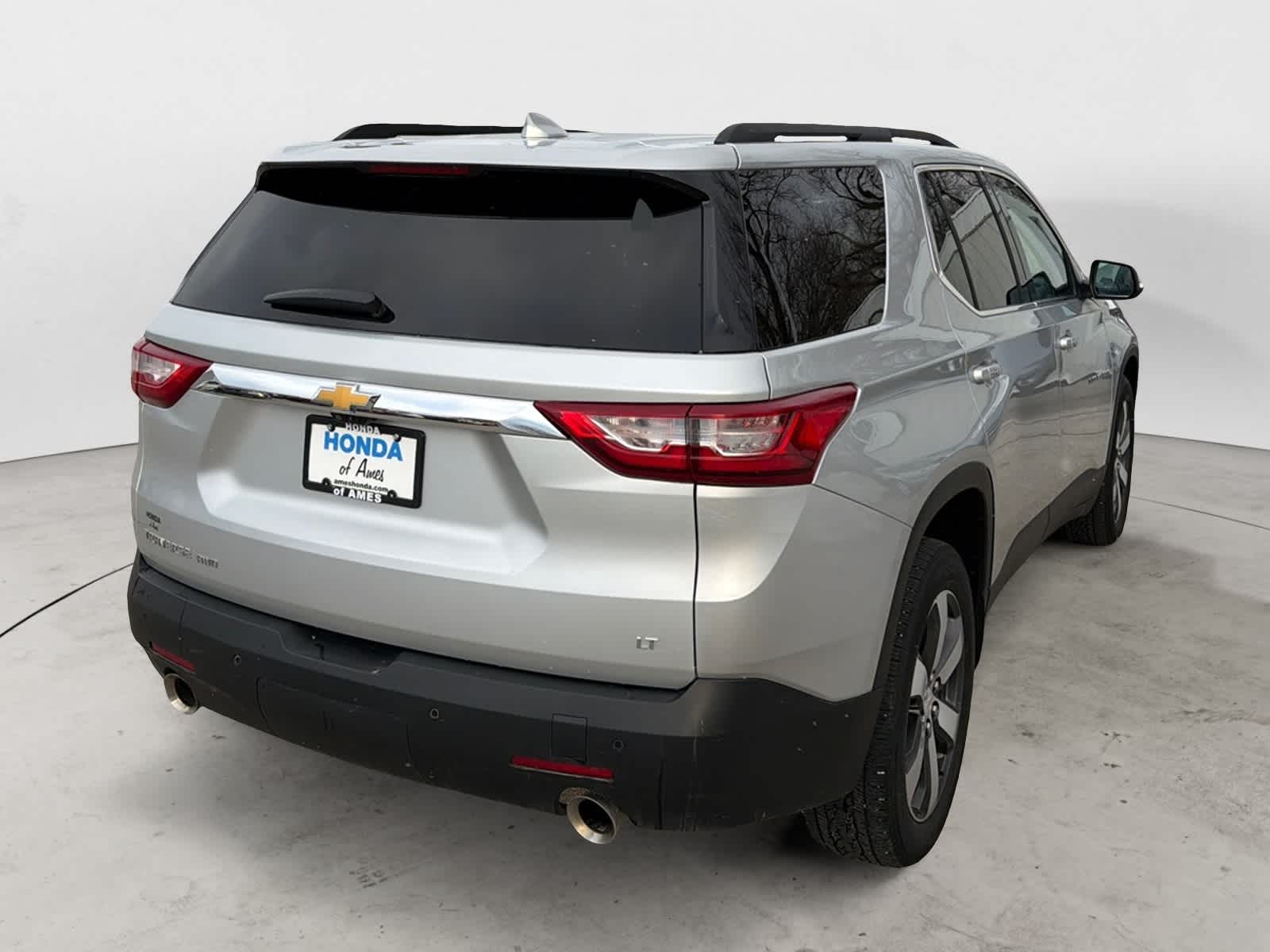 Thumbnail: 2021 Chevrolet Traverse - 4