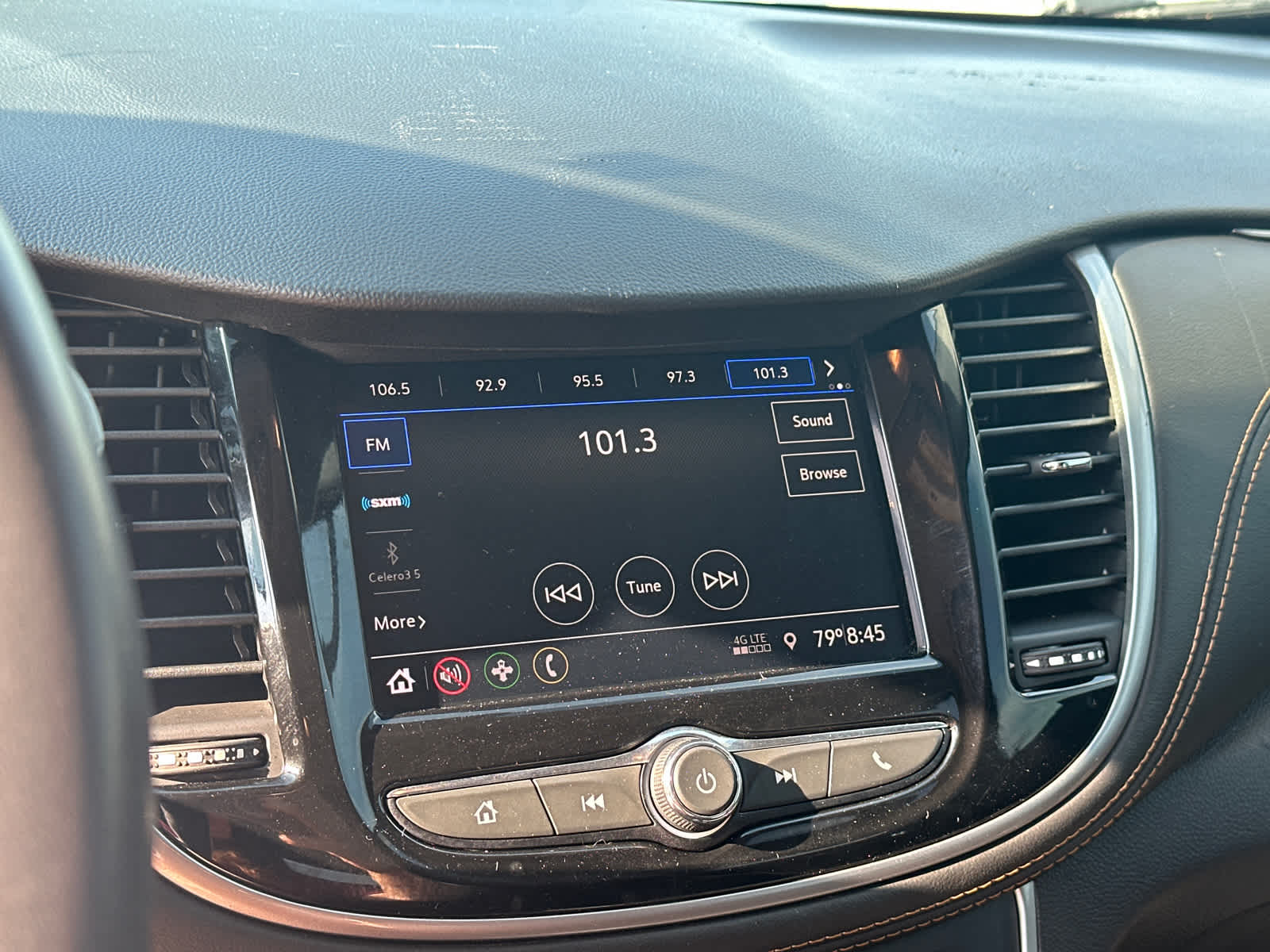 Thumbnail: 2021 Chevrolet Trax - 15